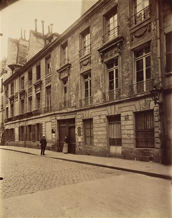 EUGÈNE ATGET (1857-1927) Hôtel du Commandant de la Garde de Paris, 40 Rue Meslay * Hôtel de Roquelaure, 246 Boulevard Saint-Germain (ar          